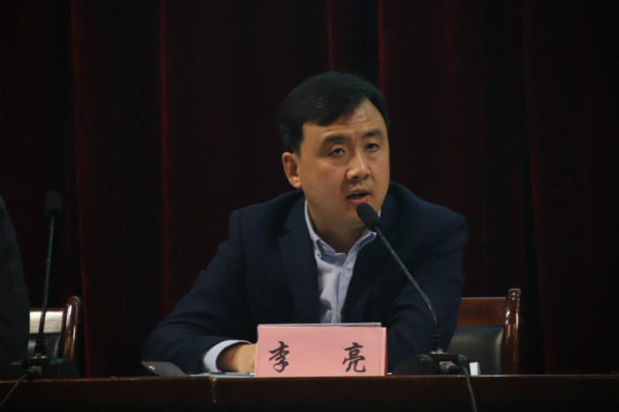 李亮从青少年权益维护谈起,指出社会工作与志愿服务联动具有极其重要