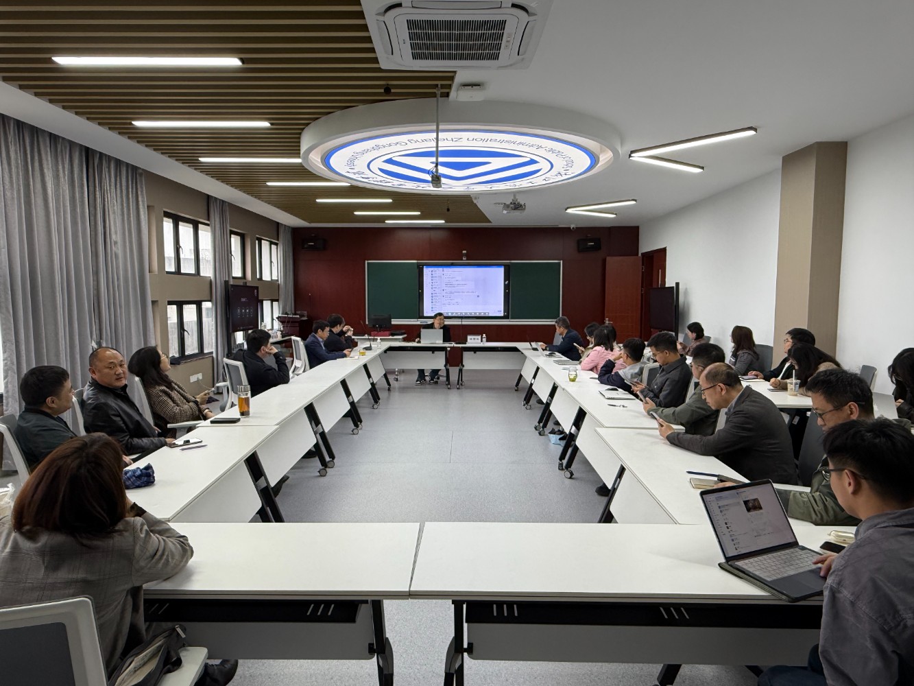 教发中心举办“教你养龙虾（openclaw）,兼谈人工智能赋能未来课堂”教学讲座